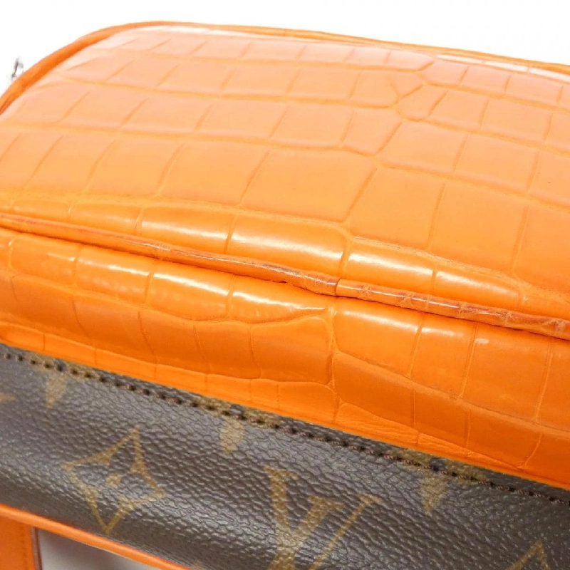 Túi đeo hông da cá sấu Louis Vuitton Monogram 619941