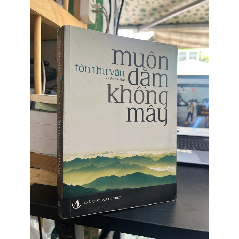 Muôn dặm không mây - Tôn Thư Vân 124215
