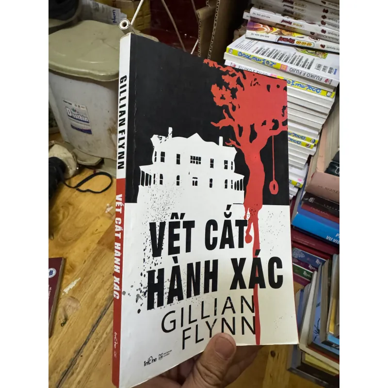 Vết cắt hành xác - Gillian Flynn 1025921