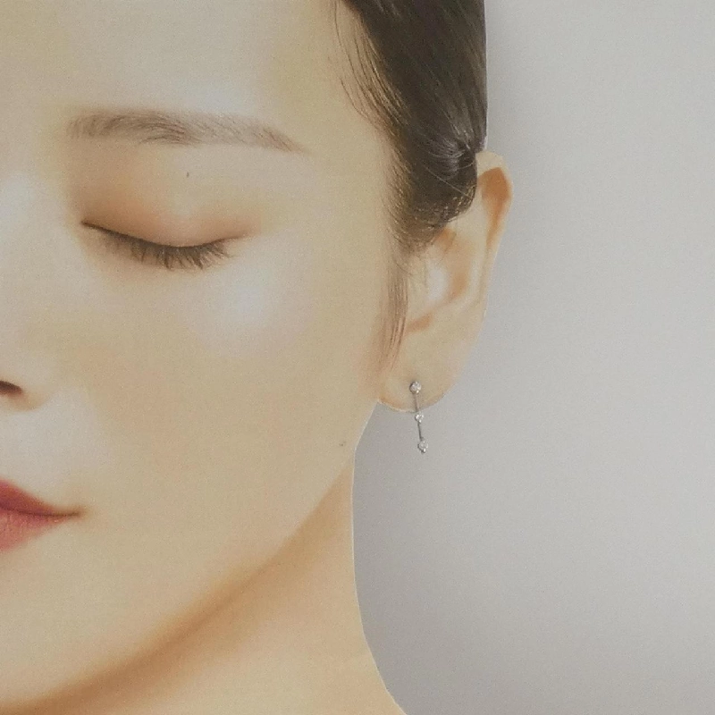 K18WG Bông tai kim cương ba viên 0.20CT - Hàng hiệu Chính hãng 872003