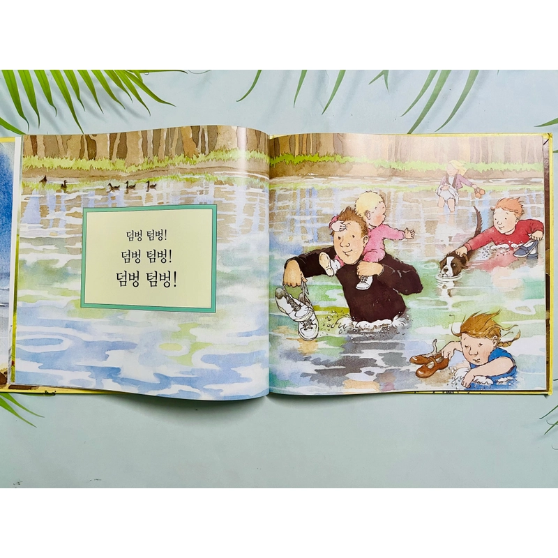 Sách kinh điển We’re going to a Bear Hunt- tiếng Trung 553042