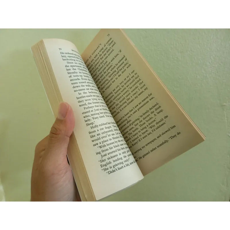 Breakfast at tiffanys, sách ngoại văn tiếng Anh english book  713603