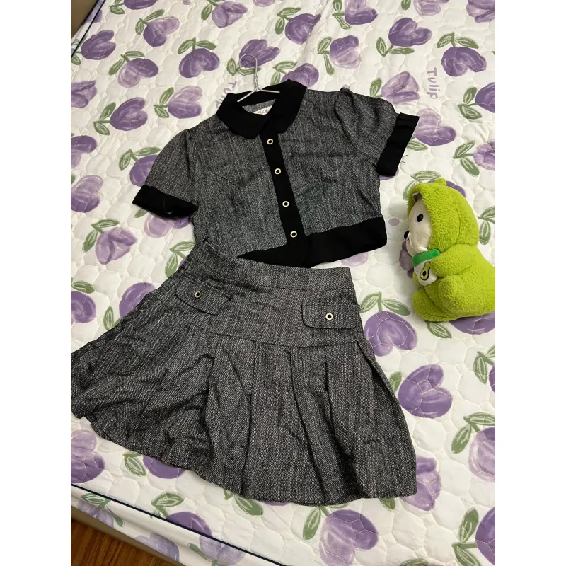 Set váy công sở phối áo cardigan cổ tròn tay ngắn màu xám 989696