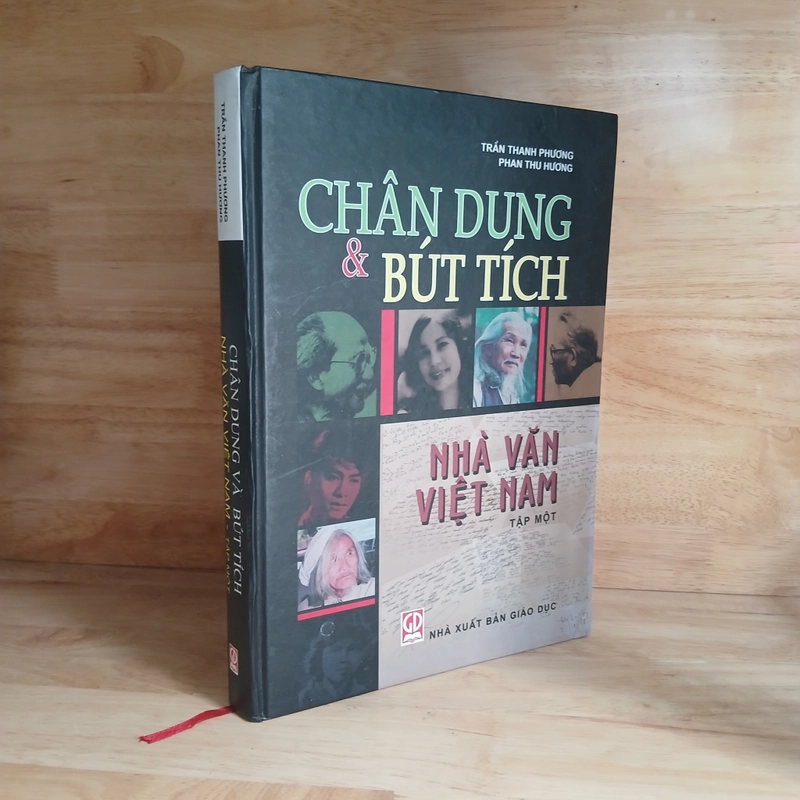 Chân Dung & Bút Tích Nhà Văn Việt Nam (Tập 1) 277034