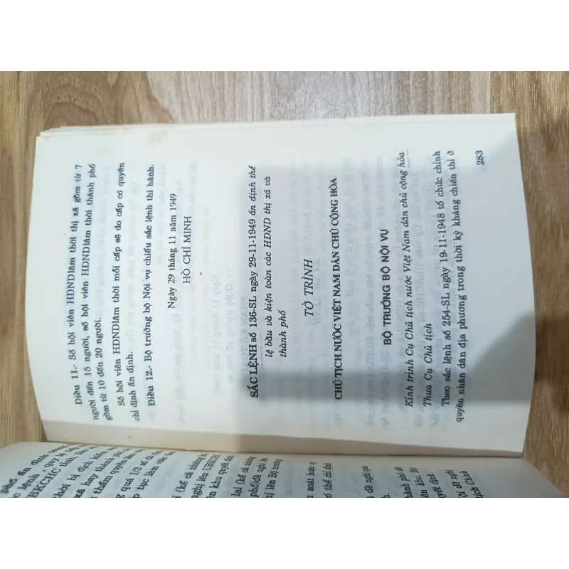 Tập sắc lệnh do chủ tịch Hồ Chí Minh ký về nhà nước và pháp luật  926290