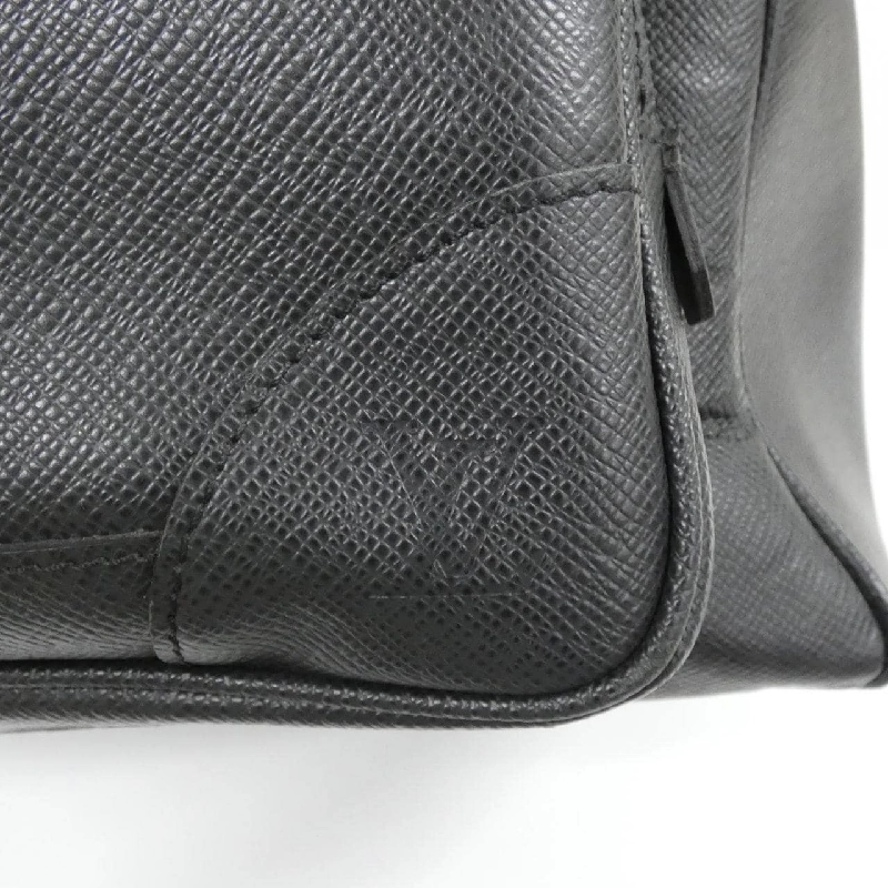 Túi Boston Louis Vuitton Taiga Nikolai M31132 614901