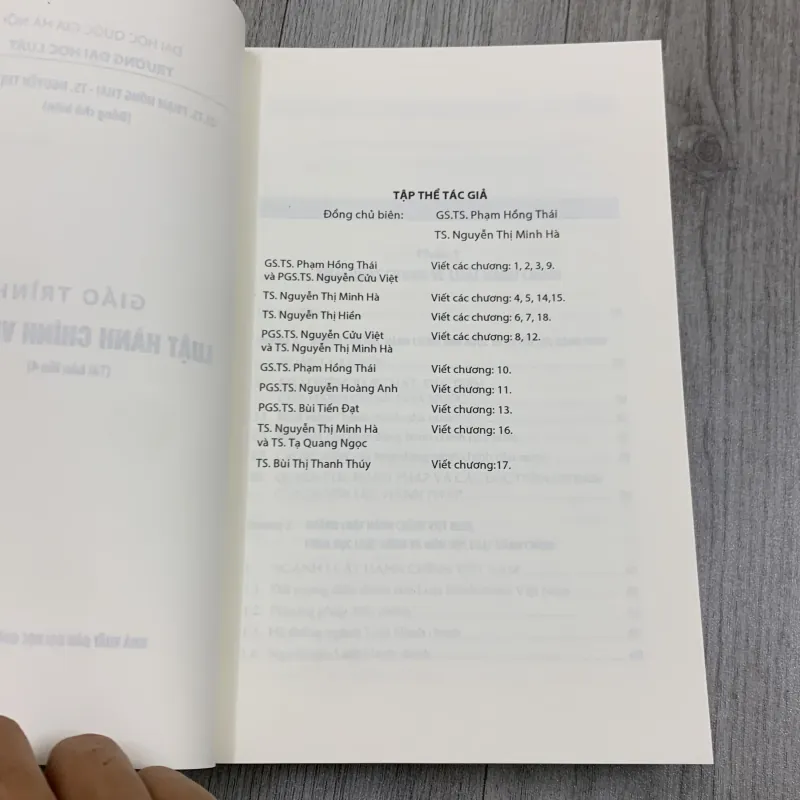 Giáo trình luật hành chính việt nam.  747235