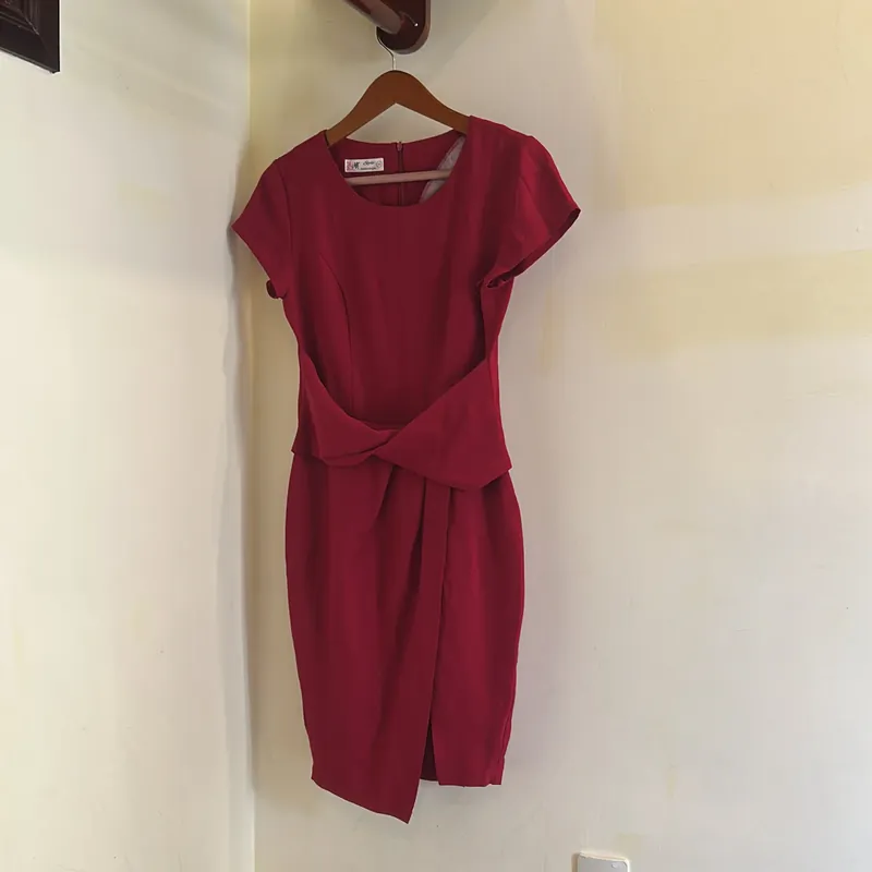 Đầm thiết kế 697408