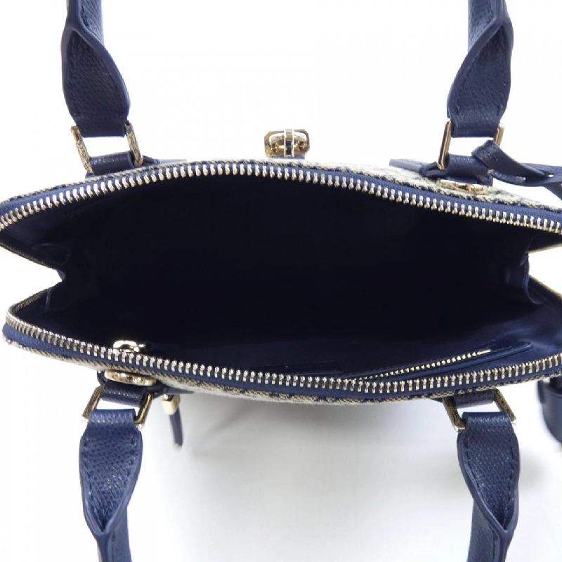 【Khuyến mãi】Túi Samantha Thavasa 661202