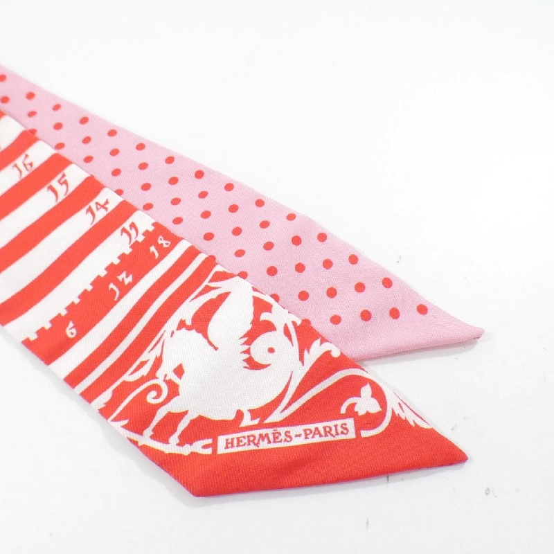 Khăn quàng cổ ASTROLOGIE A POIS của Hermès 063292S 625348