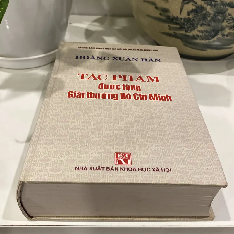 HOÀNG XUÂN HÃN, TPĐTGTHCM: LÝ THƯỜNG KIỆT, LA SƠN PHU TỬ, LỊCH VIỆT NAM (XB 2003) 990893