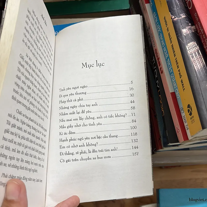 II Tập Truyện Ngắn: Không Hôn Vào Môi Em - Minh Hiền - 2012 698008