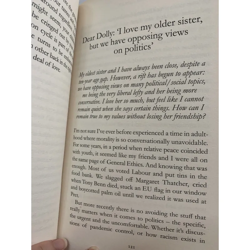 Dear Dolly: On Love, Life And Friendship sách bị MẤT BÌA NGOÀI 716257