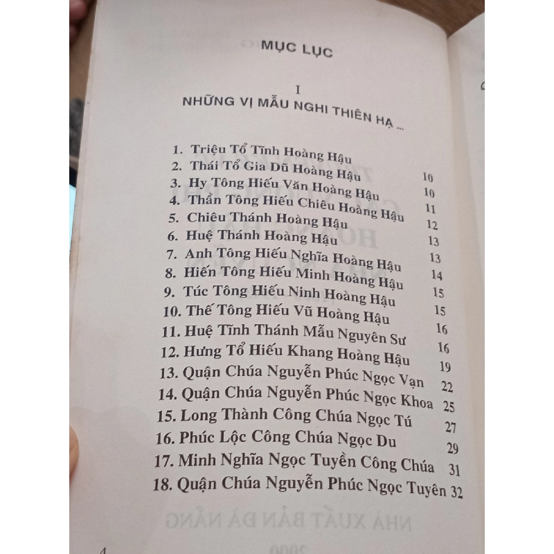 Truyện kể về các Vương Phi, Hoàng Hậu nhà Nguyễn - Thi Long 568456