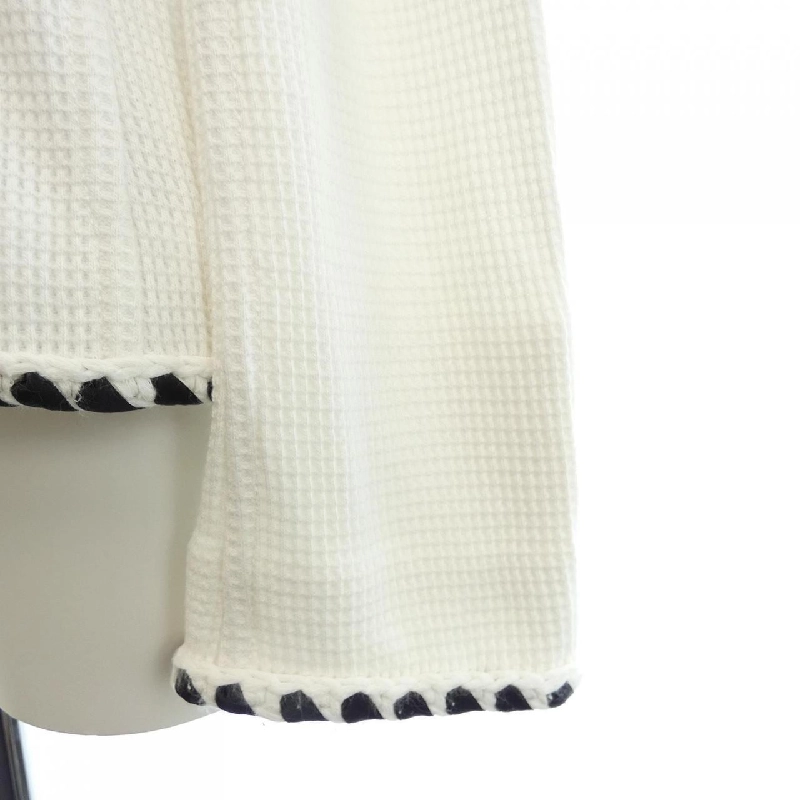 Áo khoác không cổ CHANEL 636606