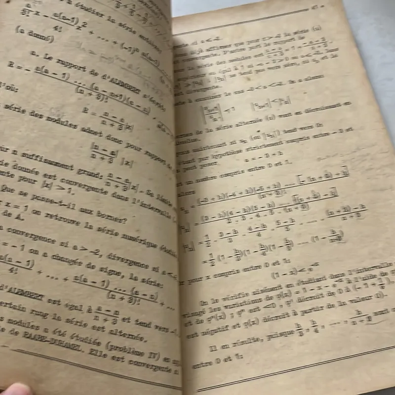 Solutions de problemes de mathematiques (2 tập) 561398