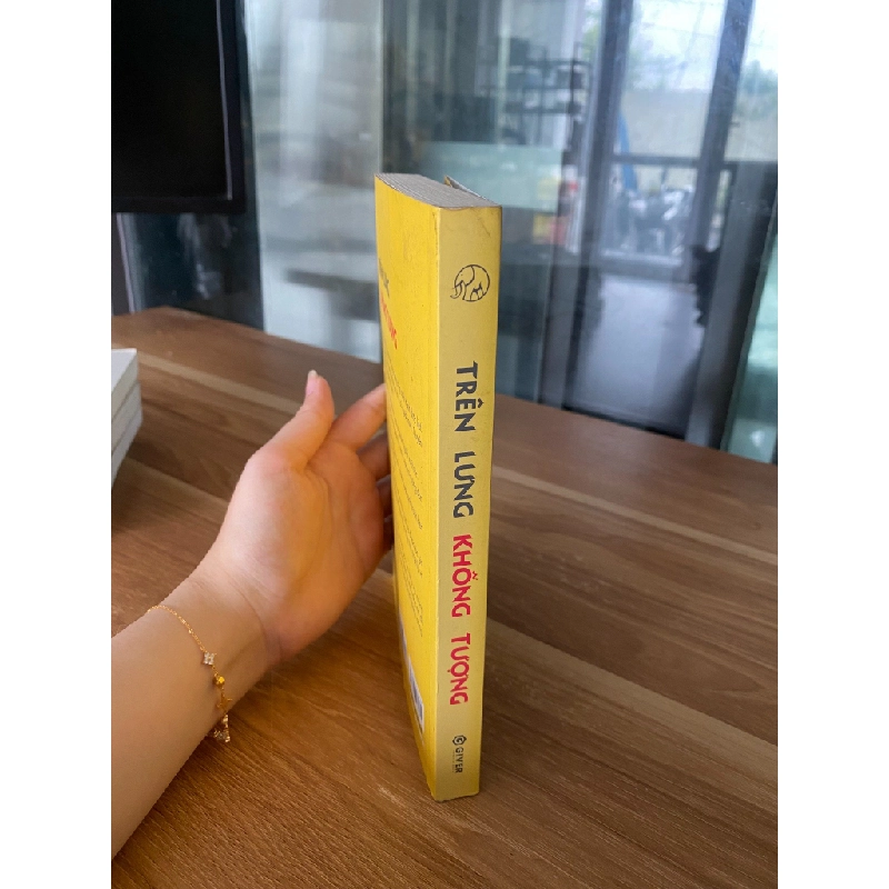 Trên Lưng Khổng Tượng - Trần Thanh Phong 532276
