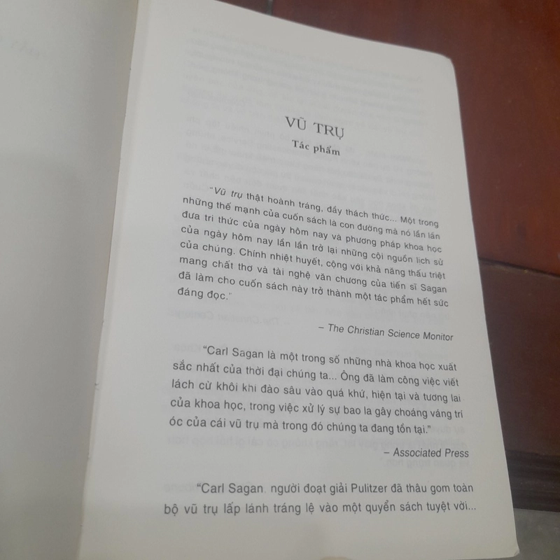 Carl Sagan - VŨ TRỤ, sự tiến hóa, sự sống và nền văn minh 525334