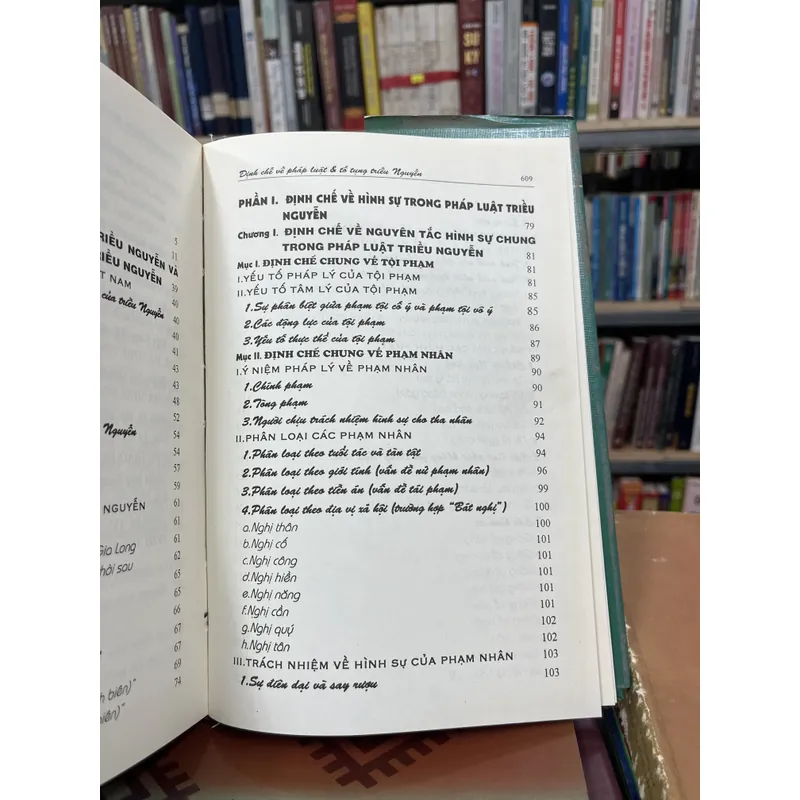 ĐỊNH CHẾ PHÁP LUẬT VÀ TỐ TỤNG TRIỀU NGUYỄN- HUỲNH CÔNG BÁ 708840