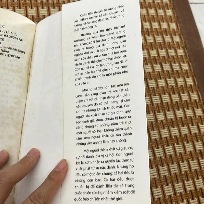 Tiểu thuyết quyền lực thứ tư 1017776