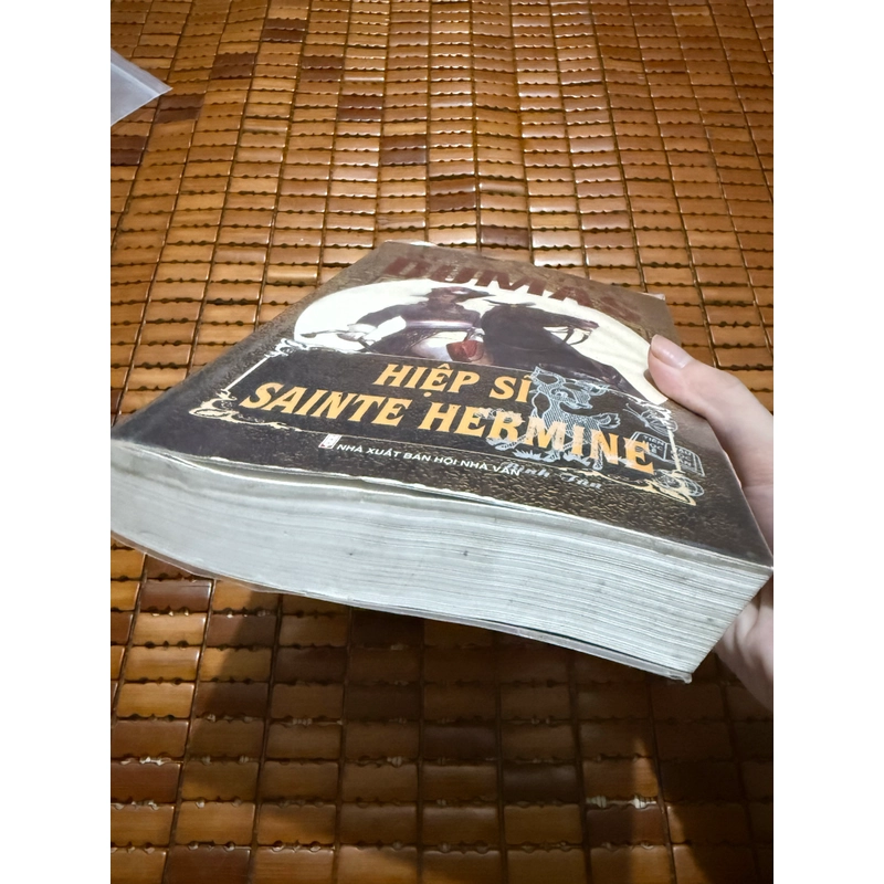 Hiệp sĩ Sainte Hermine - Alexandre Dumas 543509