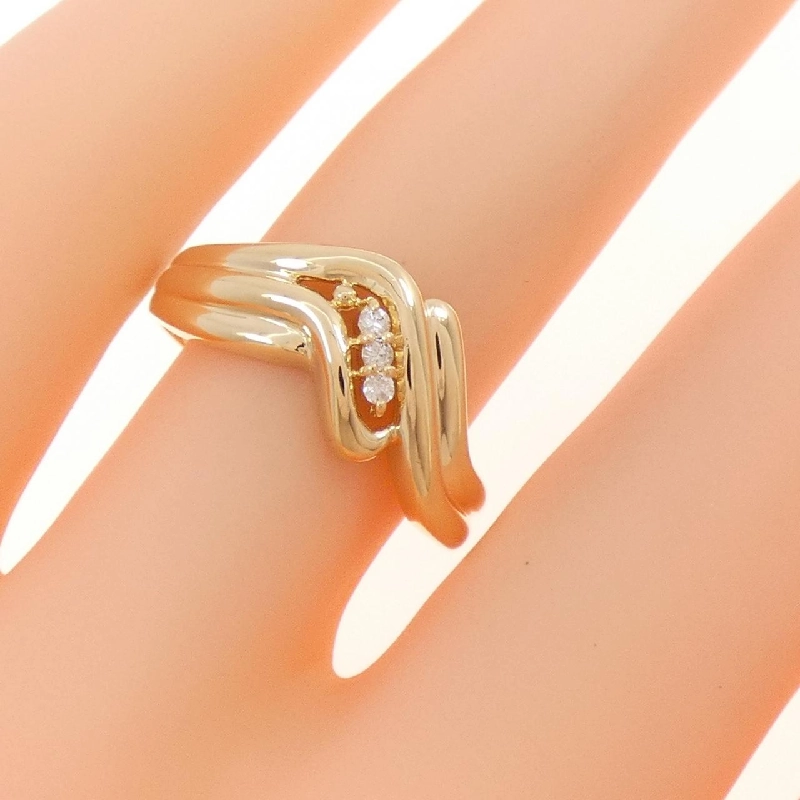 Nhẫn kim cương ba viên K18YG 0.03CT 672346