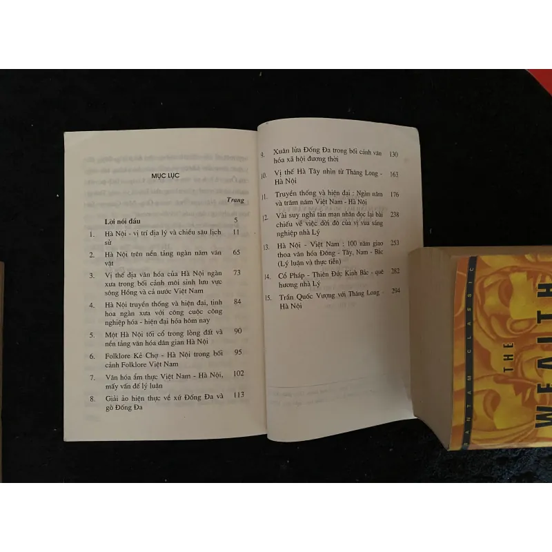 Trên mảnh đất ngàn năm Văn vật- Trần Quốc Vượng (chữ ký)  1005150