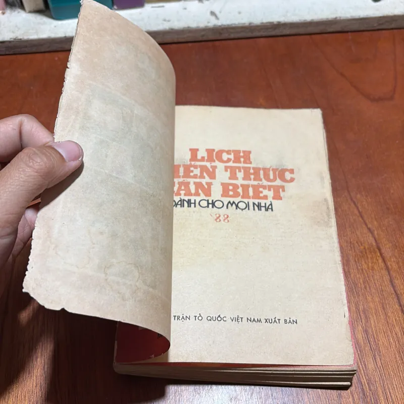 [Gáy Không Đẹp] - II Lịch Kiến Thức Cần Biết Dành Cho Mọi Nhà - 1988 931862