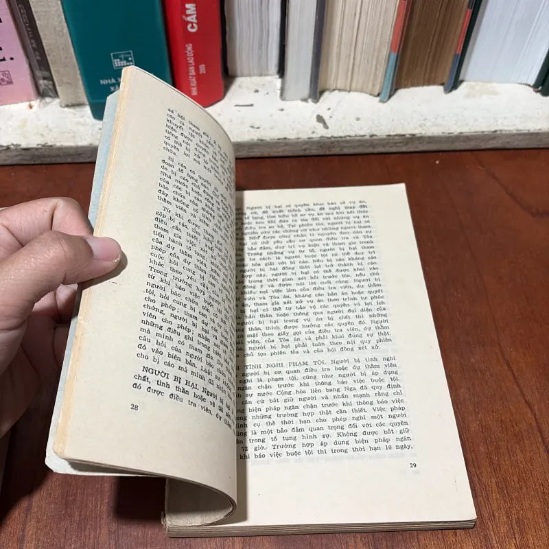 [Có Thể Là Bản Photo] - II Sách Pháp Luật: Thuật Ngữ Pháp Lý Phổ Thông (2 Tập) - 1986•1987 755364