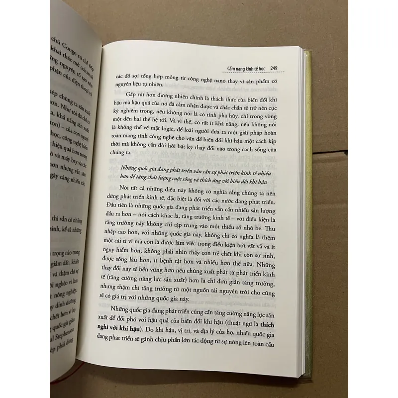 Economics Cẩm Nang Kinh Tế học (Bìa Cứng) 715493