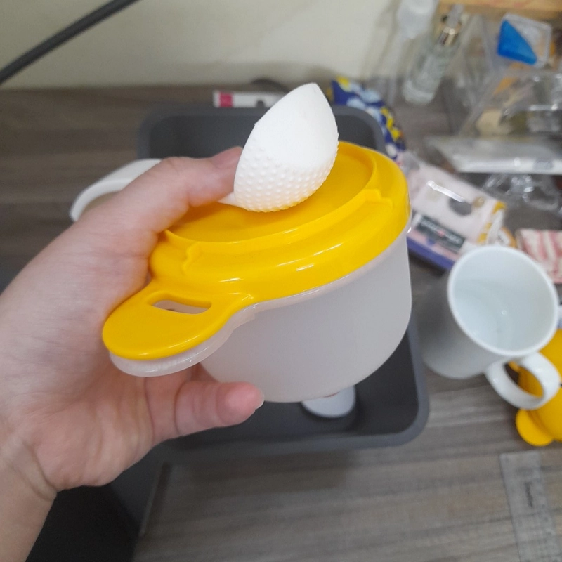 Hộp nhựa có nắp + dụng cụ ăn dặm cho bé 482470