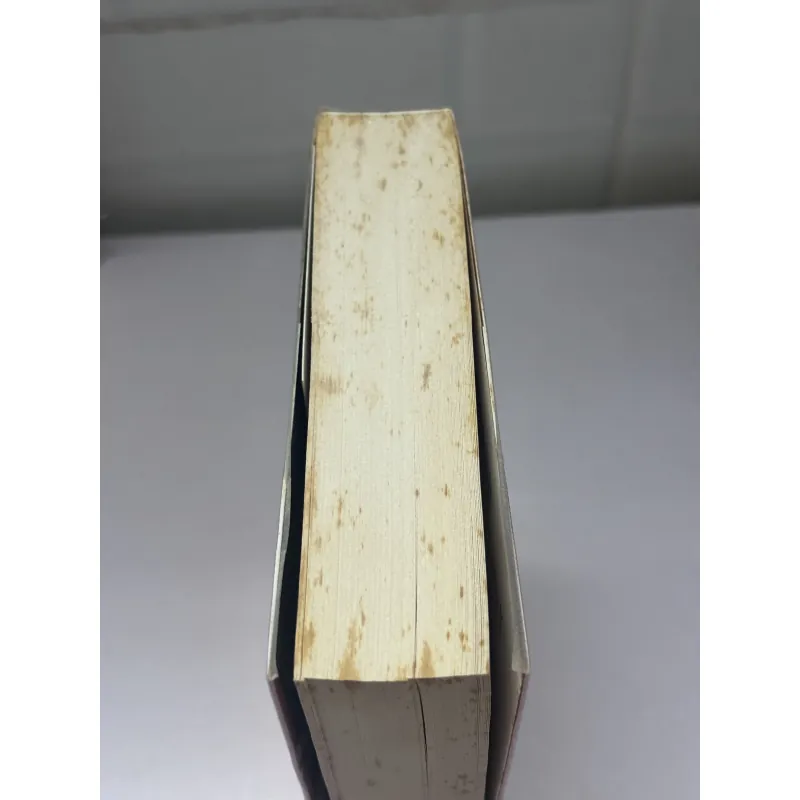 Cô gái mù chữ phá bom nguyên tử 1004894