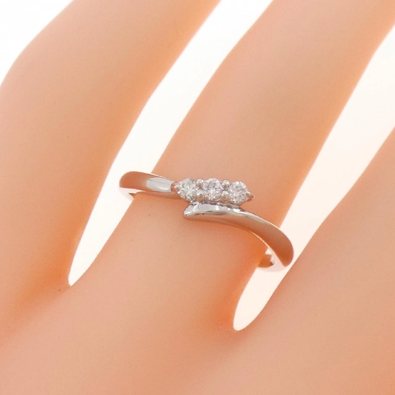 Nhẫn kim cương ba viên PT900 670252