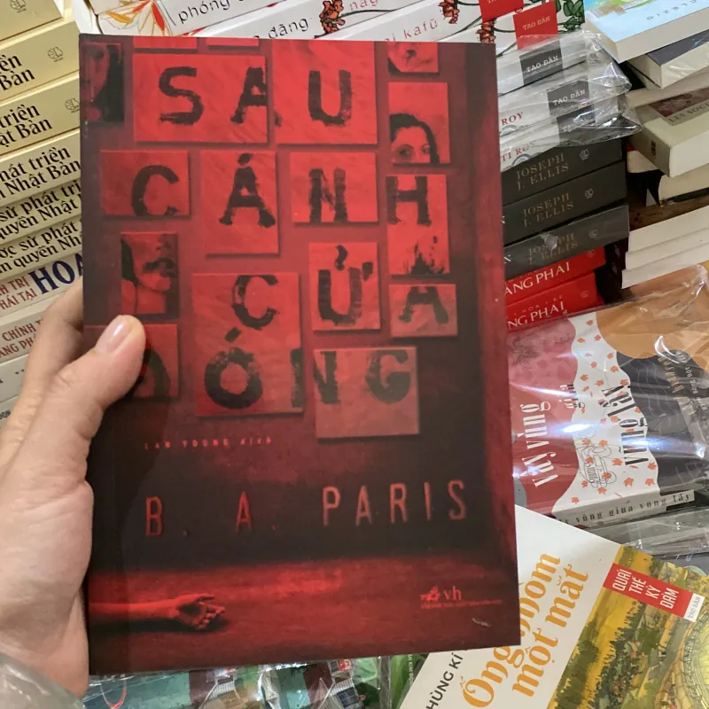 Sau Cánh Cửa Đóng 994265