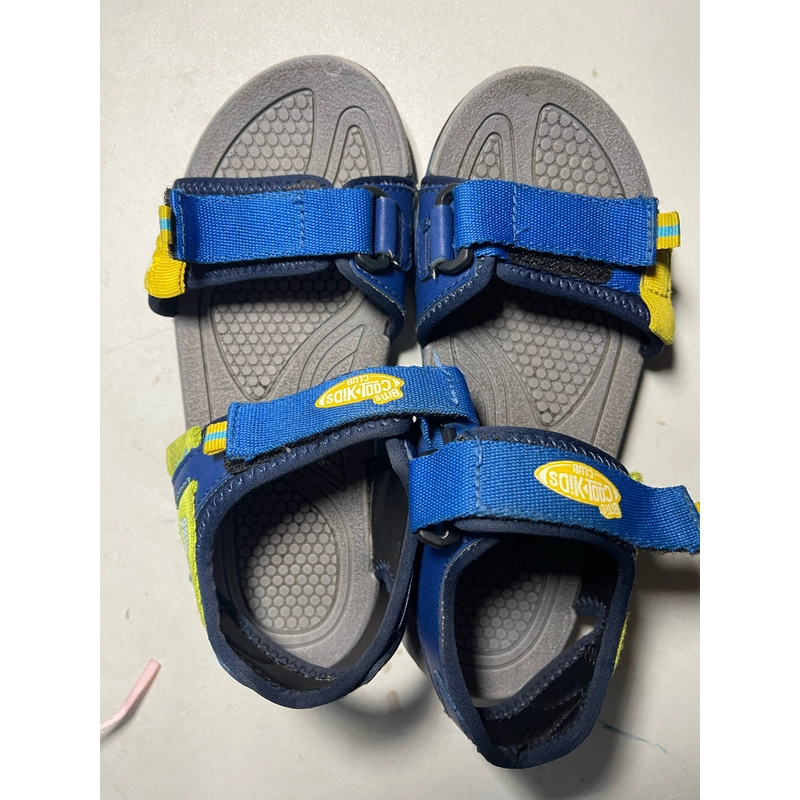 Combo Giày Sandal và Bata Bitis cho bé trai size 33 (7-9 tuổi ) 390972