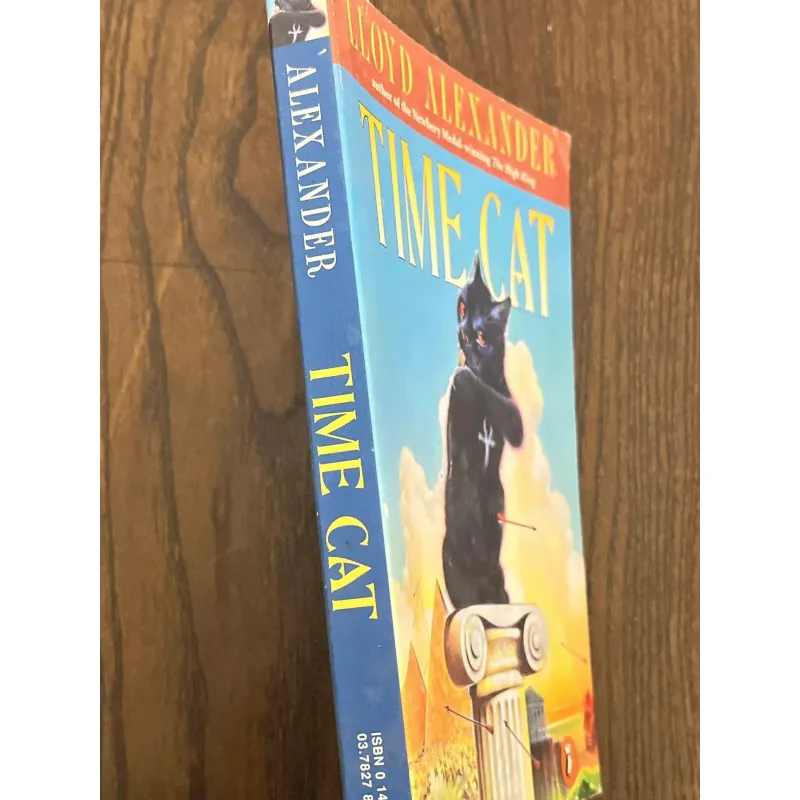 Time Cat (Author of the Newbery Medal-winning) 972049