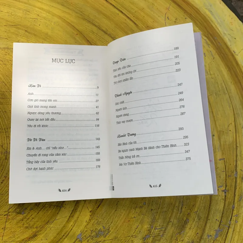 COMBO HAMLET TRƯƠNG: Người trong đau khổ vẫn cười & Yêu đi rồi khóc  789823