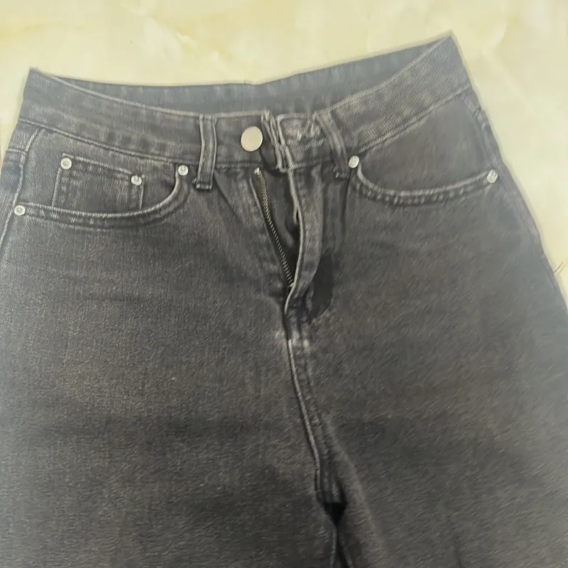  quần bò nữ . eo 68-70 , độ mới 95%  1026608