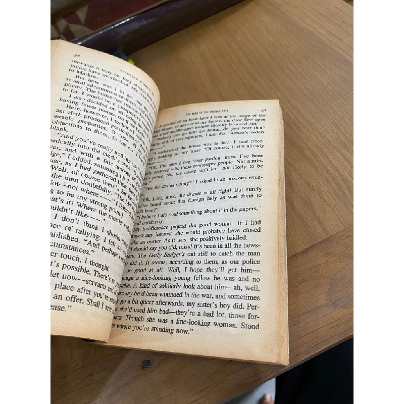 The Man in the Brown Suit - Agatha Christie 521942