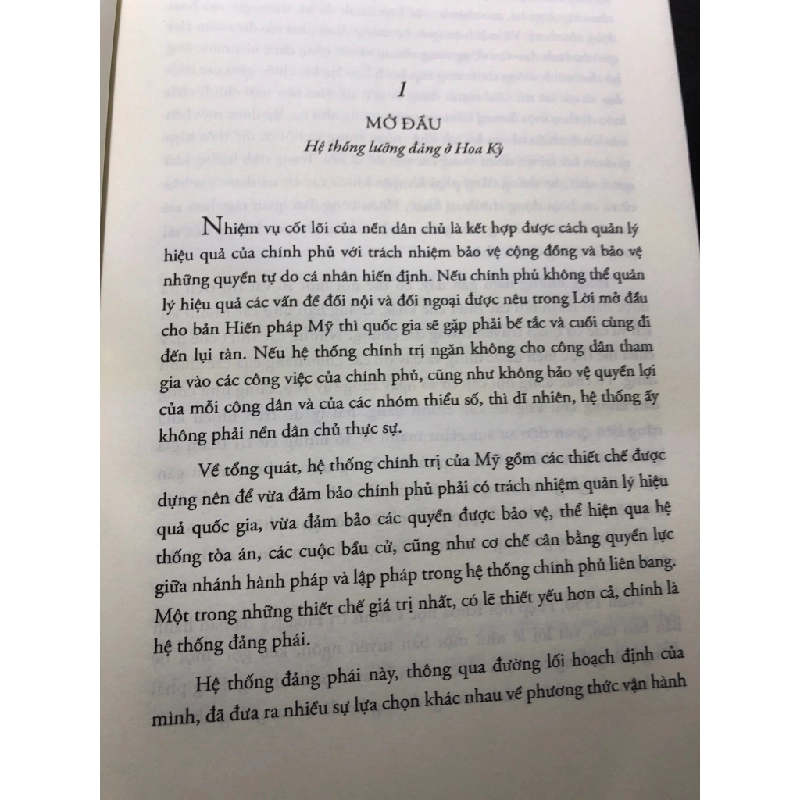 Chính trường Hoa Kỳ Lịch sử đảng phái 2019 mới 85% bẩn nhẹ A.James Reichley HPB2307 LỊCH SỬ - CHÍNH TRỊ - TRIẾT HỌC 190610