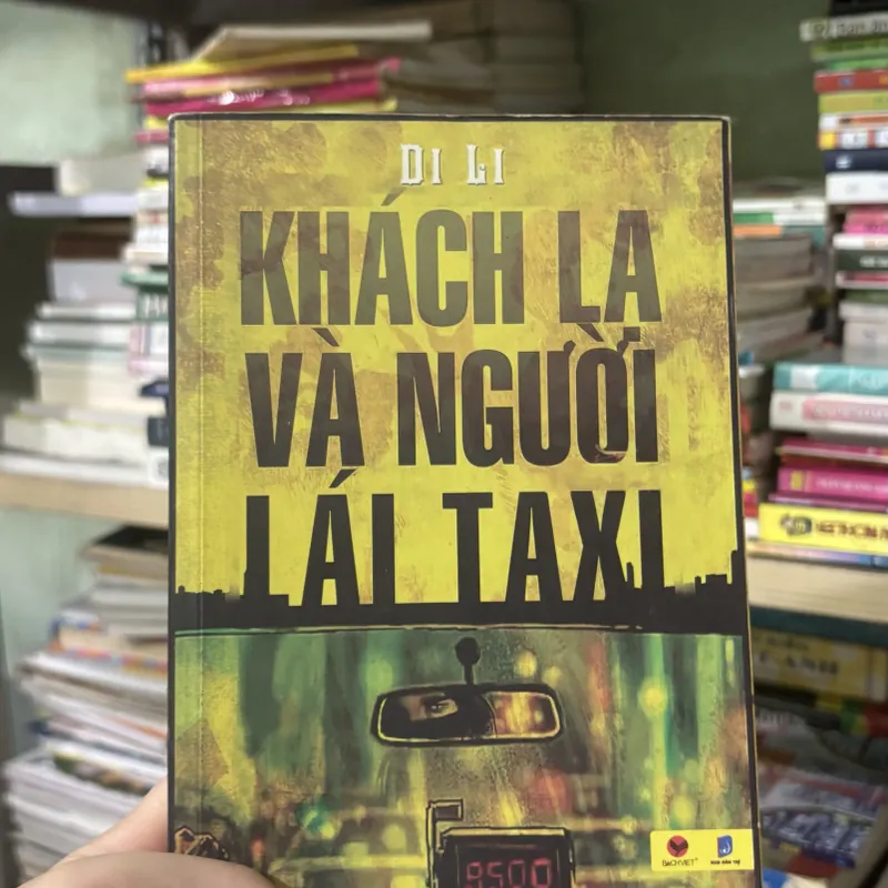 Khách lạ và người lái taxi 🌊 572588