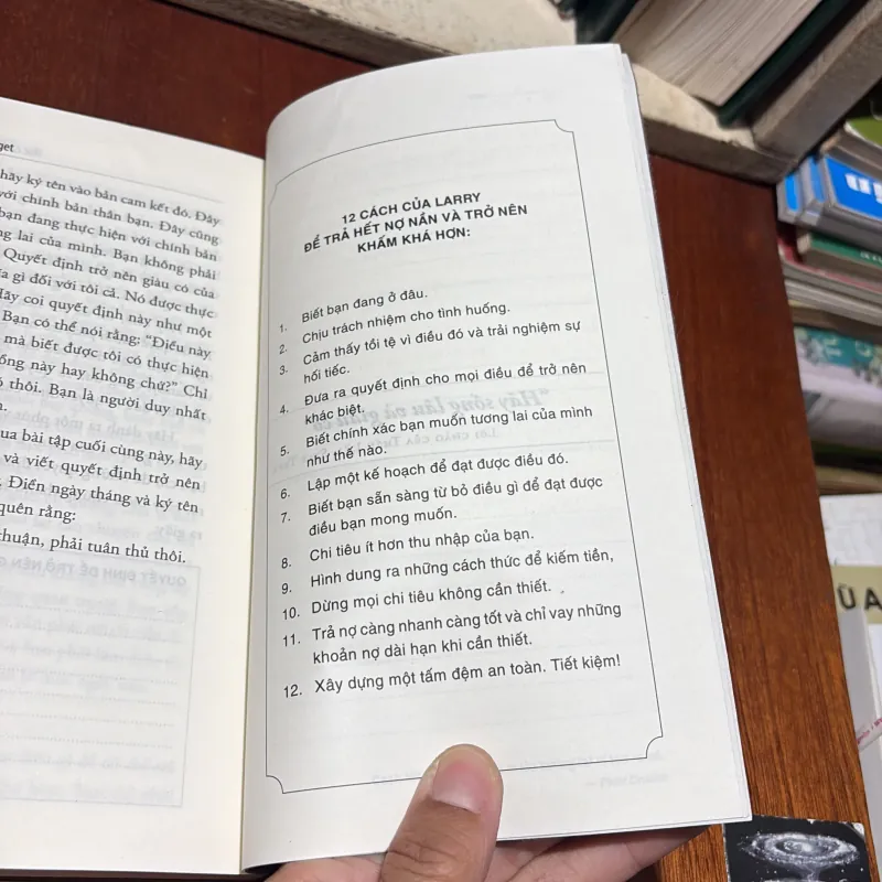 II Sách Mất Bìa: Học Cách Tiêu Tiền Đừng Để Cháy Túi Vì Tóc Ngắn Cắn Dài - LARRY WINGET 786787