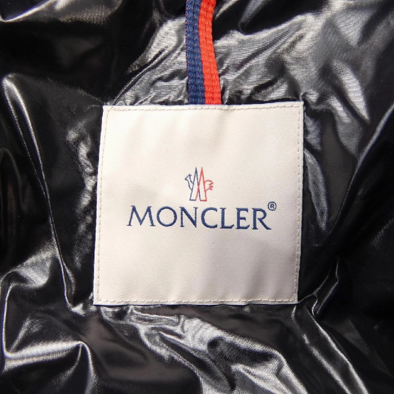 Áo khoác lông vũ MONCLER 638905