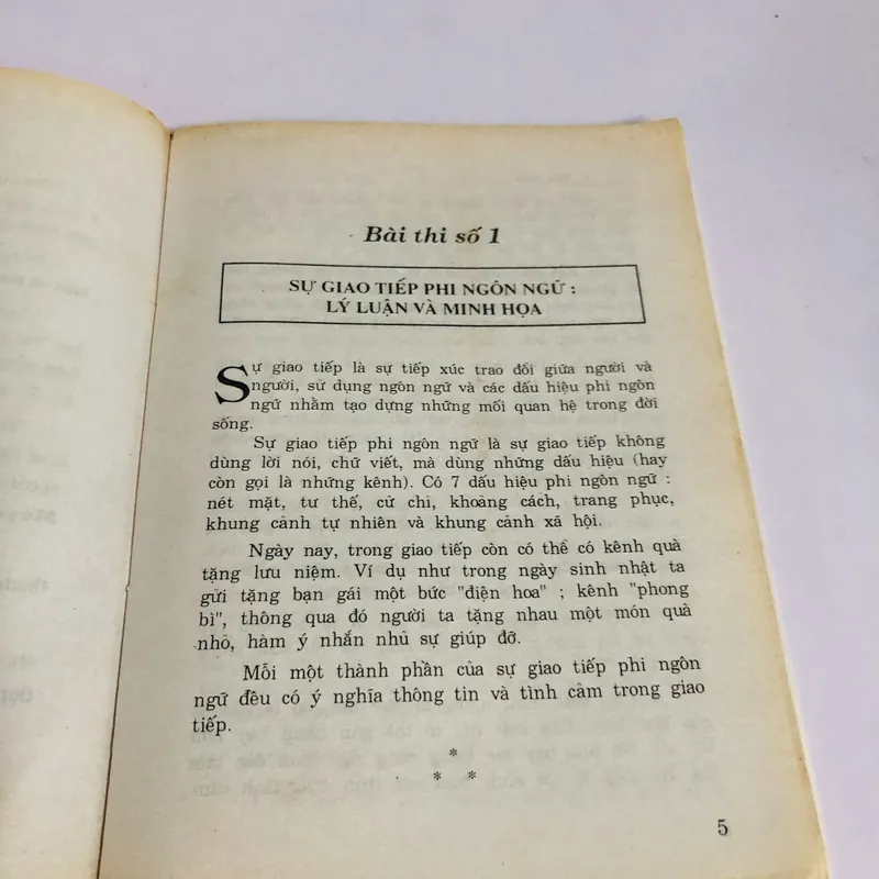 GIAO TẾ NHÂN SỰ - giao tiếp phi ngôn ngữ  701967