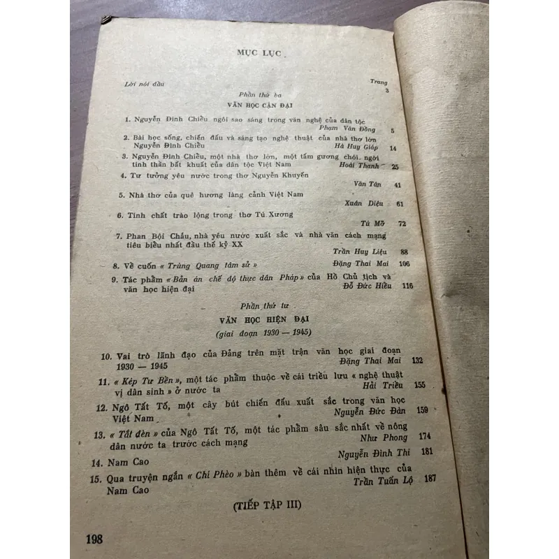 Nghị luận và phê bình văn học - 1978 748582