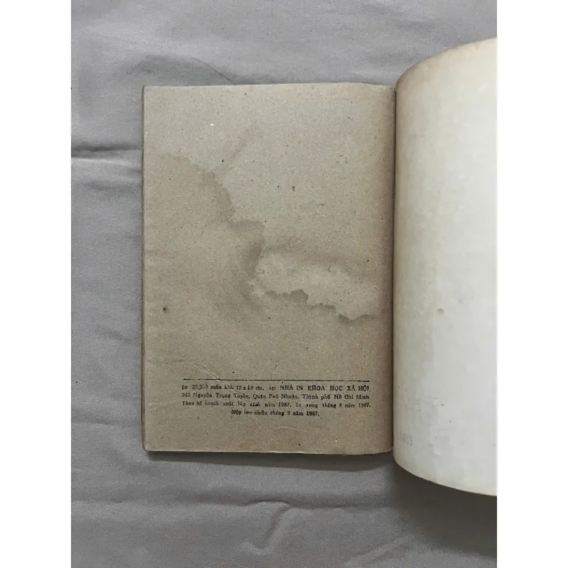 CON THẰN LẰN TRẮNG - Paven Veginov 992768