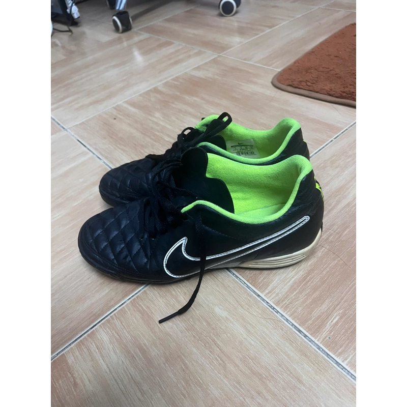 Giày đá bóng Nike Size 40 chính hãng 457807