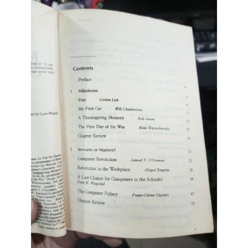 Milestones An Intermediate Reader/Workbook In English - Robert L. Saitz, John M. Kopec mới 80% ố Sách tự học tiếng Anh HCM1004 1007414
