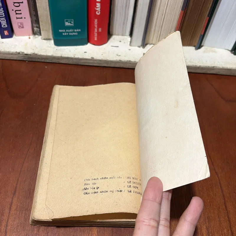 II Tiểu Thuyết: Một Cuộc Đời Bình Dị - Lê Huy Khanh - 1986 754362