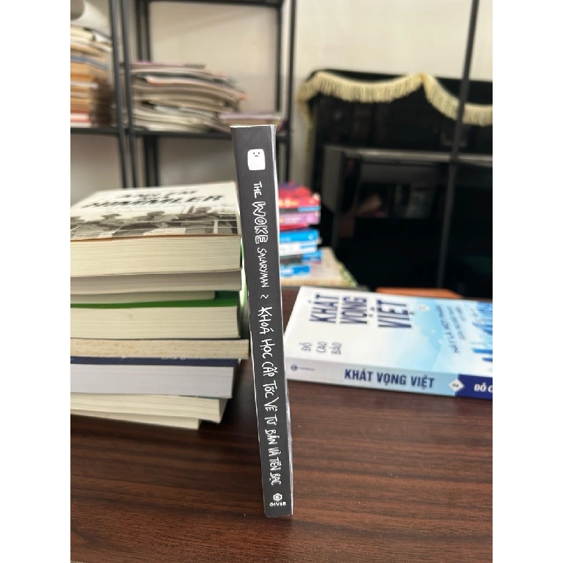 Khóa học cấp tốc về tư bản và tiền bạc- The Woke Salaryman 928796